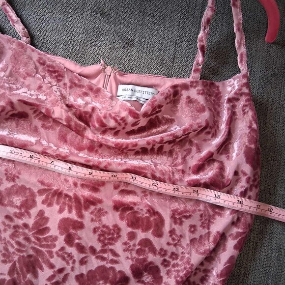 Urban Outfitters Pink Crushed Velvet Burnout Floral Mini Party Dress Size SP - Picture 3 of 5